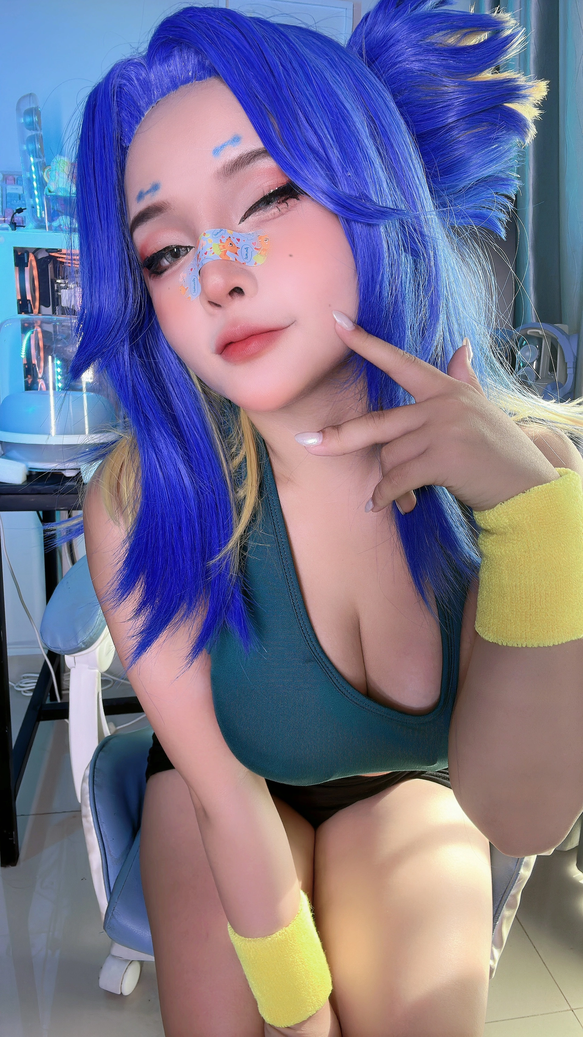 Sayo Momo – NO.058 Neon&Valorant b0dy oil 2